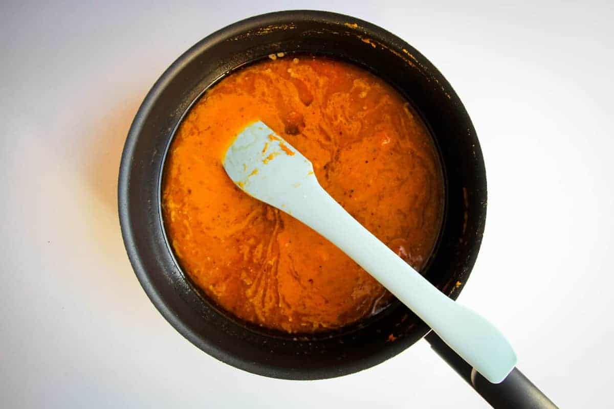The squash sauce in a pan.