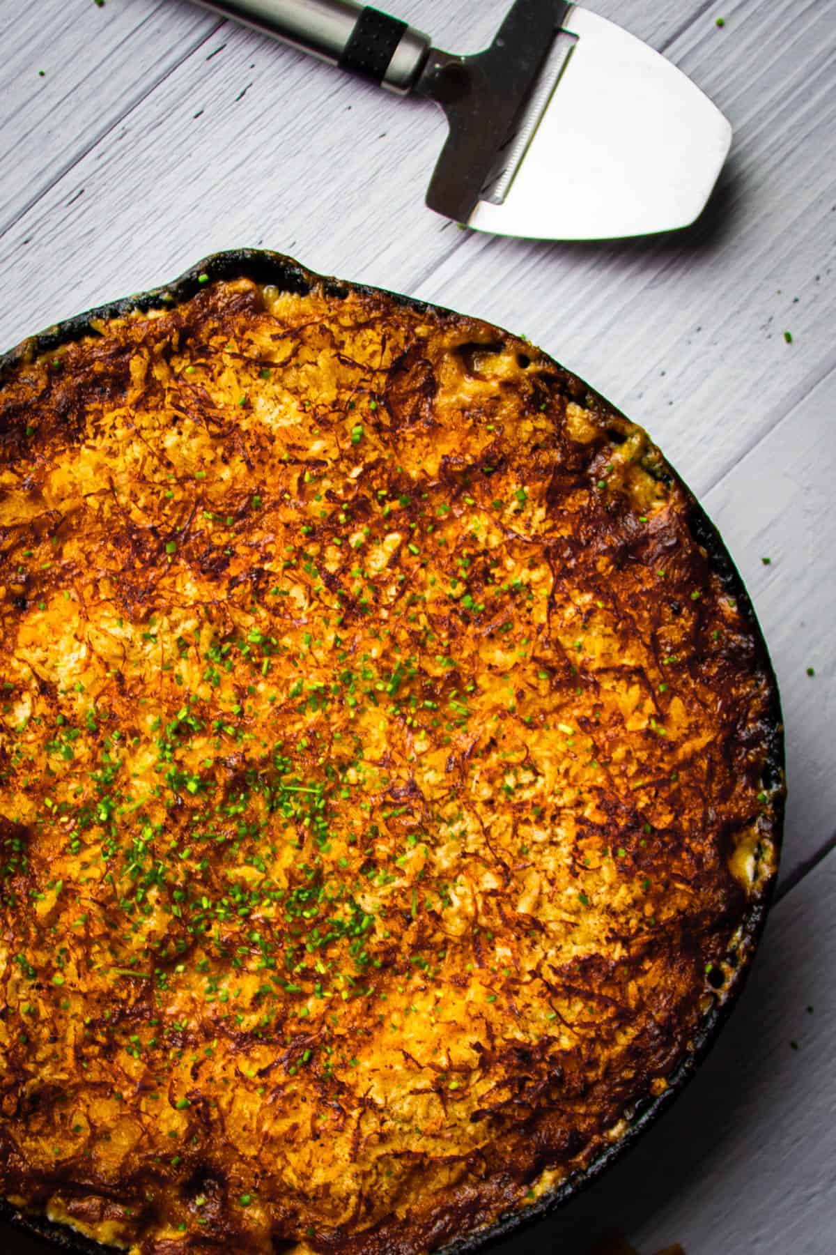 smoked mac and cheese with a fork