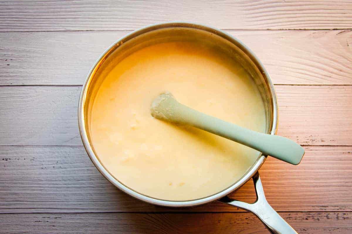 making-the-roux-with-milk-and-cream