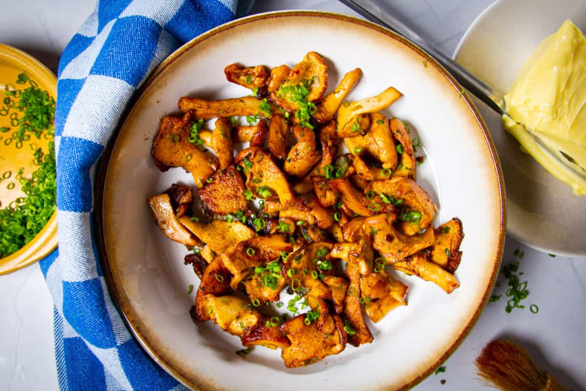 How to Cook the Hedgehog Mushroom - The Cheaper Chanterelle